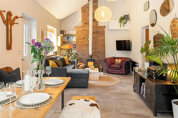 Stay In Luxury With Us And Escape To The Forest Stay With Us Image 00 - Stay In Luxury With Us And Escape To The Forest