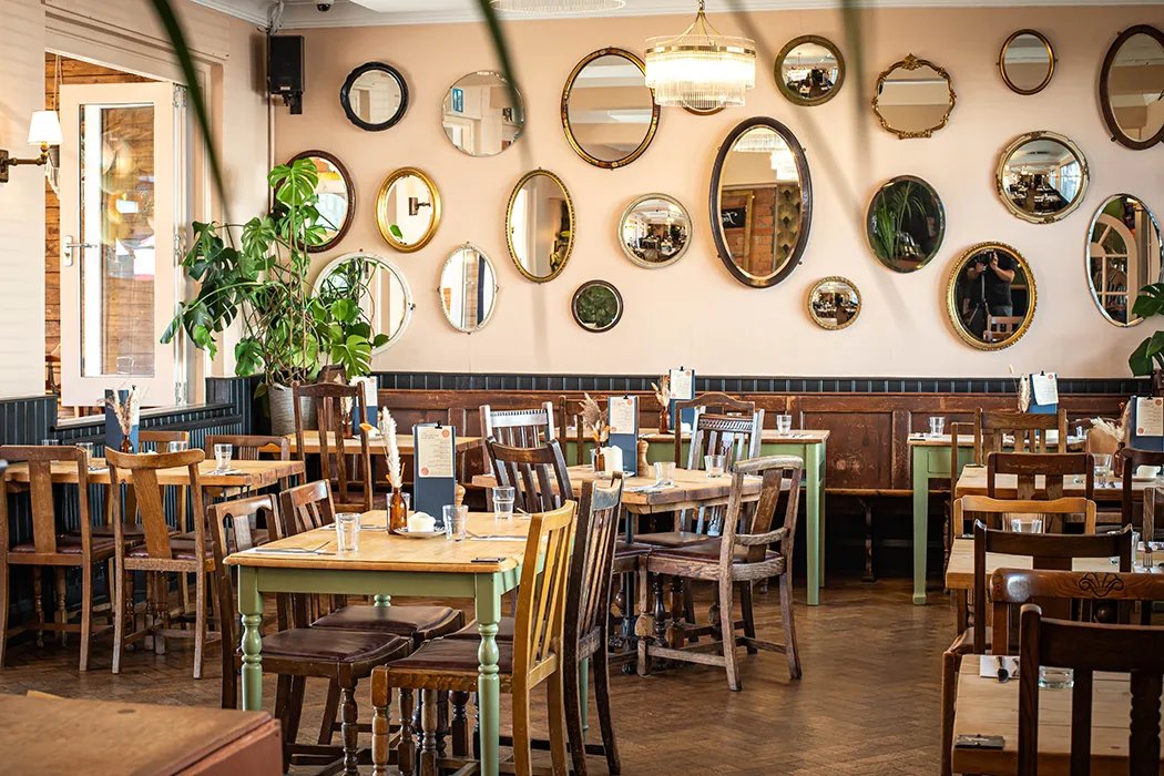 Love, eat, drink and be merry this Christmas GLOUCESTER OS 6538 1050x700 1 - Love, eat, drink and be merry this Christmas