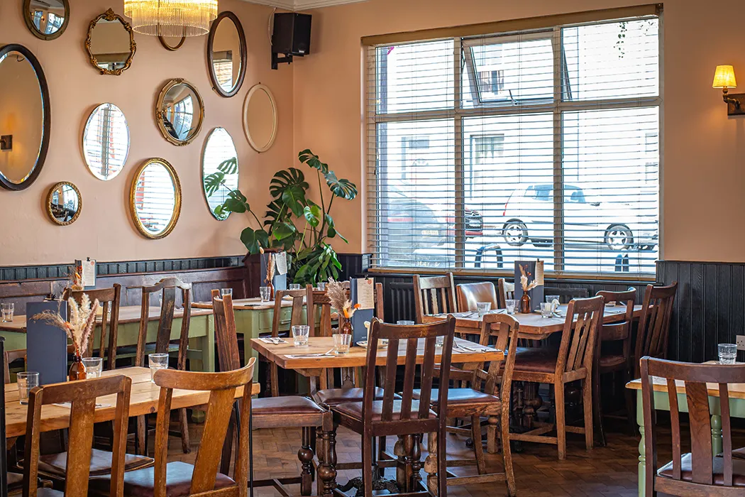 Make your day fabulous and book a table GLOUCESTER OS 6557 1050x700 1 - Make your day fabulous and book a table