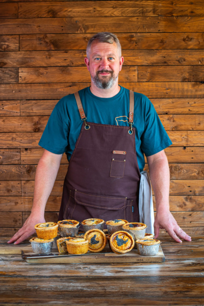 artisan pie baker phil with freshly baked pies 400x600 - Those amazing pies are back from Bristol Pie Society