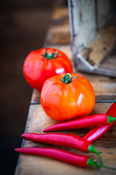 fresh ingredients tomatoes chillies vert 400x600 - Those amazing pies are back from Bristol Pie Society