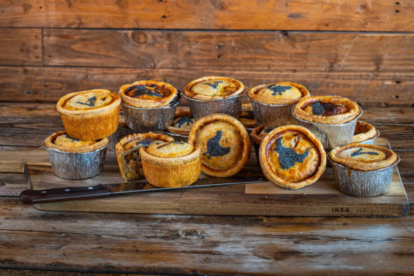 handmade pies wooden wall hero vert 600x400 - Those amazing pies are back from Bristol Pie Society